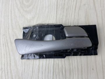 Ручка дверей внутрішня передн. прав. HYUNDAI ACCENT RB 10-