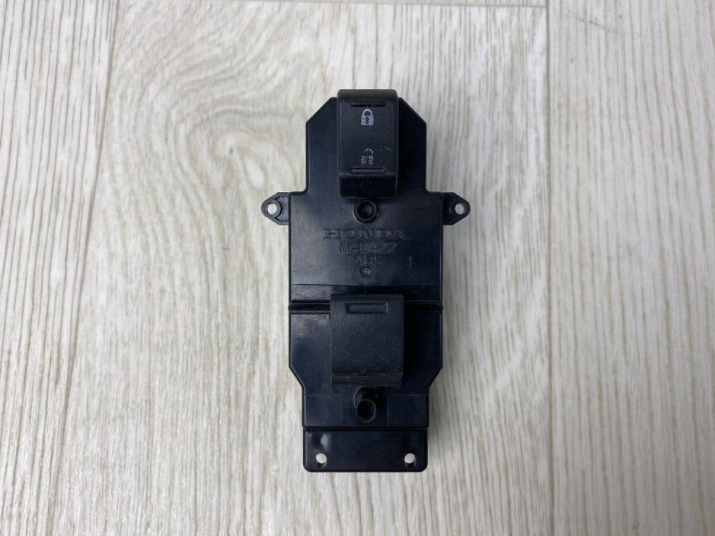 35760-TR0-A11 | Кнопка стеклоподъемника передн. прав. HONDA ACCORD COUPE CT 12-