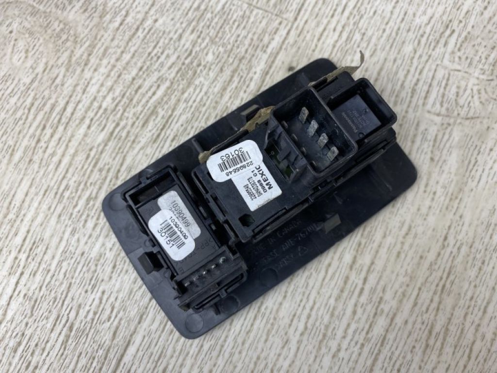 22895548 | Кнопка стеклоподъемника GMC ACADIA 12-16 - Фото 3