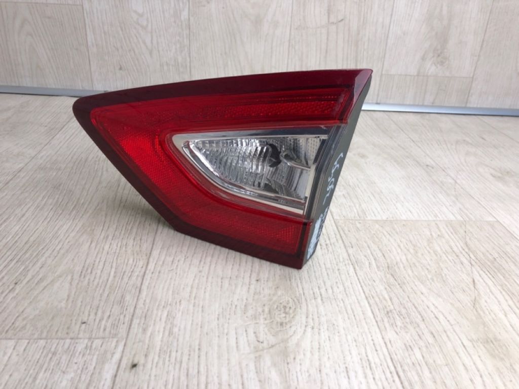 DS7Z-1340-4A | Фонарь внутренний задн. прав. FORD FUSION 14-