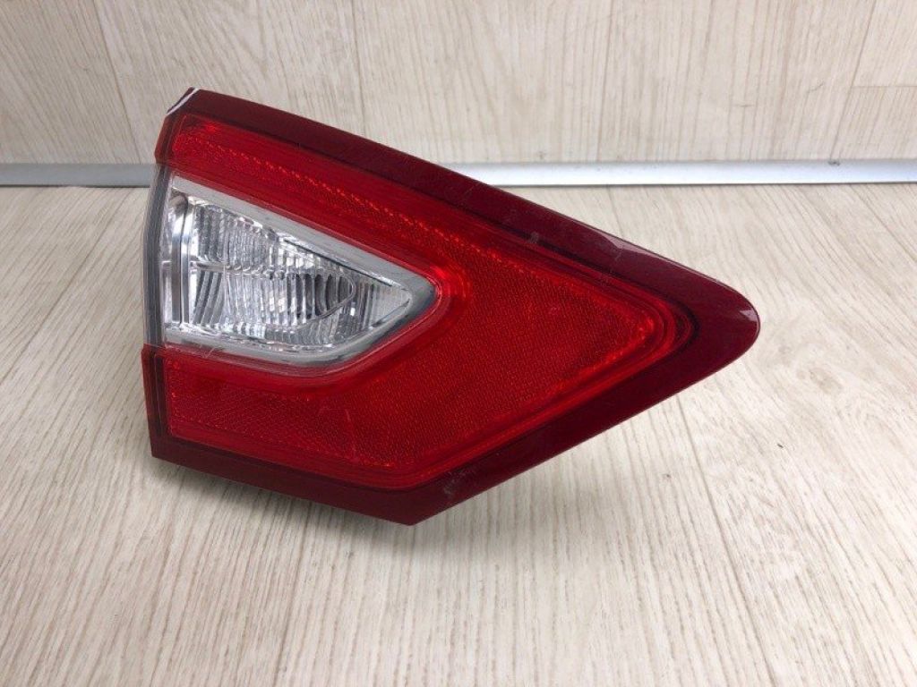 DS7Z-1340-5A | Ліхтар внутрішній задн. лів. FORD FUSION 14-
