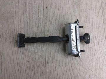 Ограничитель двери передн. FORD FUSION 14-