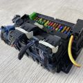 FU5Z-15604-AC | Блок предохранителей моторный отсек FORD FUSION 14- - Превью 3