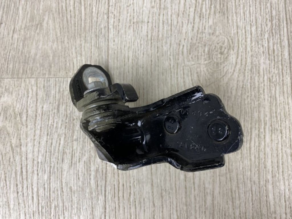 CJ5Z-5426810-A | Петля двери нижняя задн. прав. FORD ESCAPE 12-19 - Фото 2