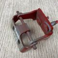 CP9Z-5842900-A | Петля кришки багажника прав. FORD FOCUS 10-18 - Прев'ю 4