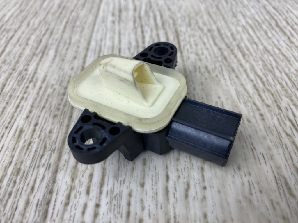 CP9Z-14B345-A | Датчик удару FORD FOCUS 10-18