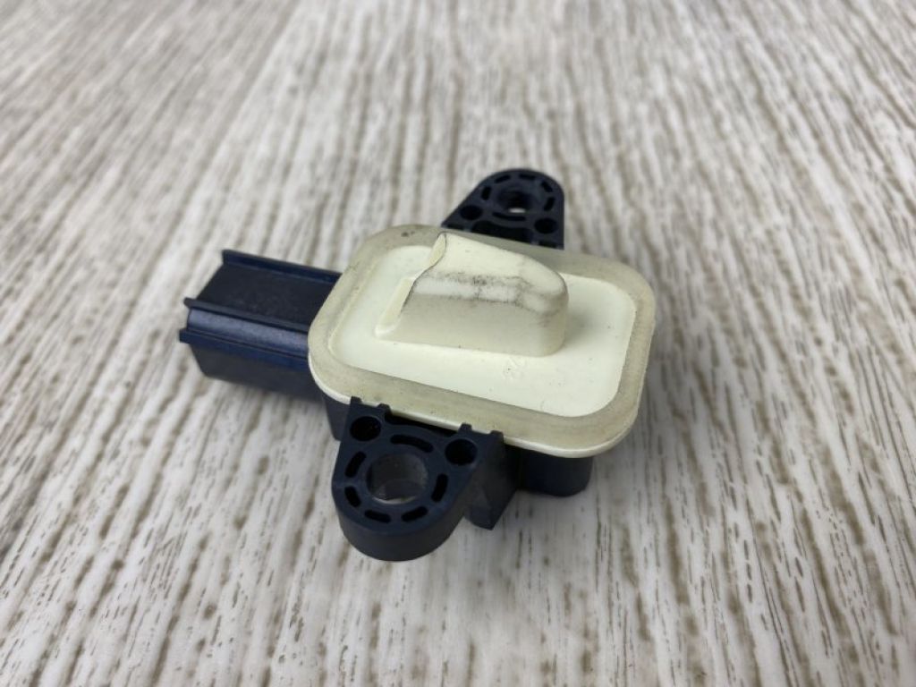 CP9Z-14B345-A | Датчик удару FORD FOCUS 10-18 - Фото 2