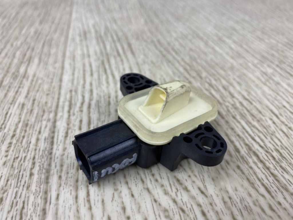 CP9Z-14B345-A | Датчик удару FORD FOCUS 10-18