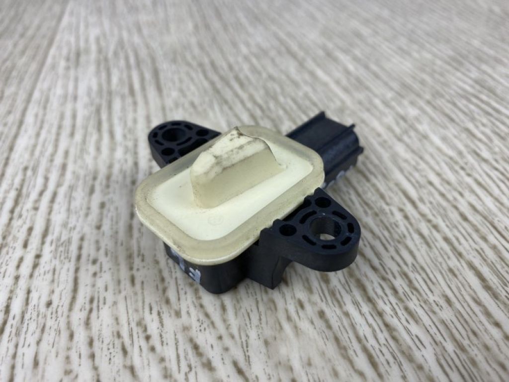 CP9Z-14B345-A | Датчик удару FORD FOCUS 10-18 - Фото 2