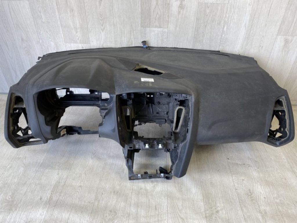 F1EZ-5804320-TA | торпедо FORD FOCUS 10-18