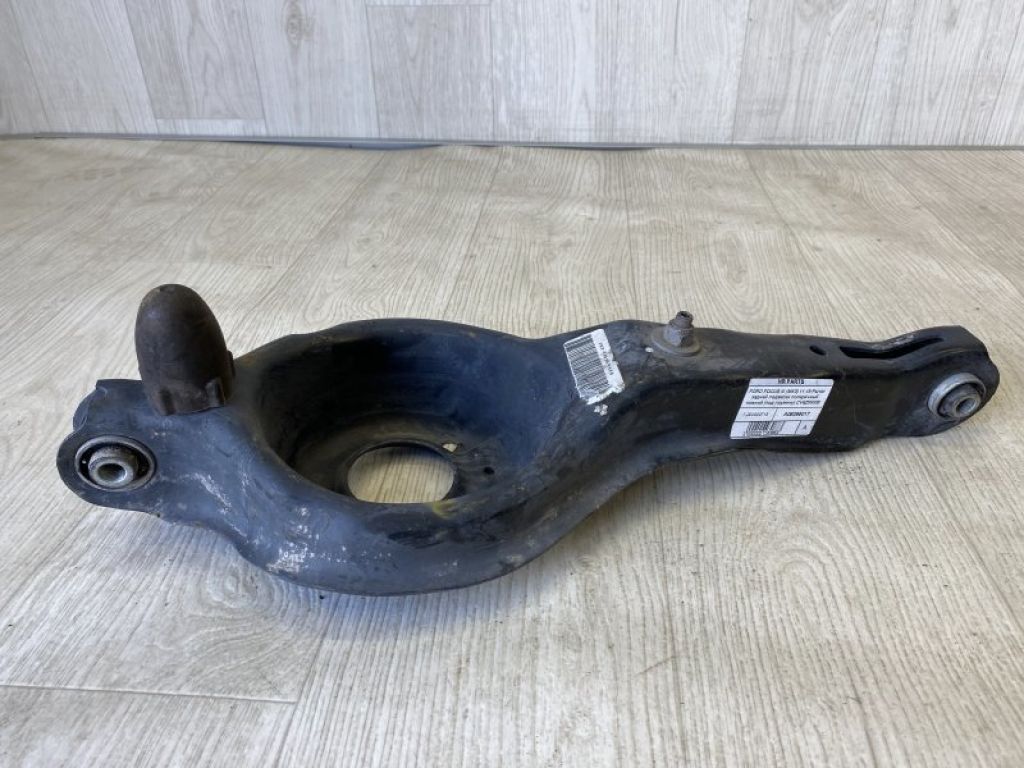 CV6Z-5500-B | Рычаг задней подвески поперечный нижний FORD FOCUS 10-18