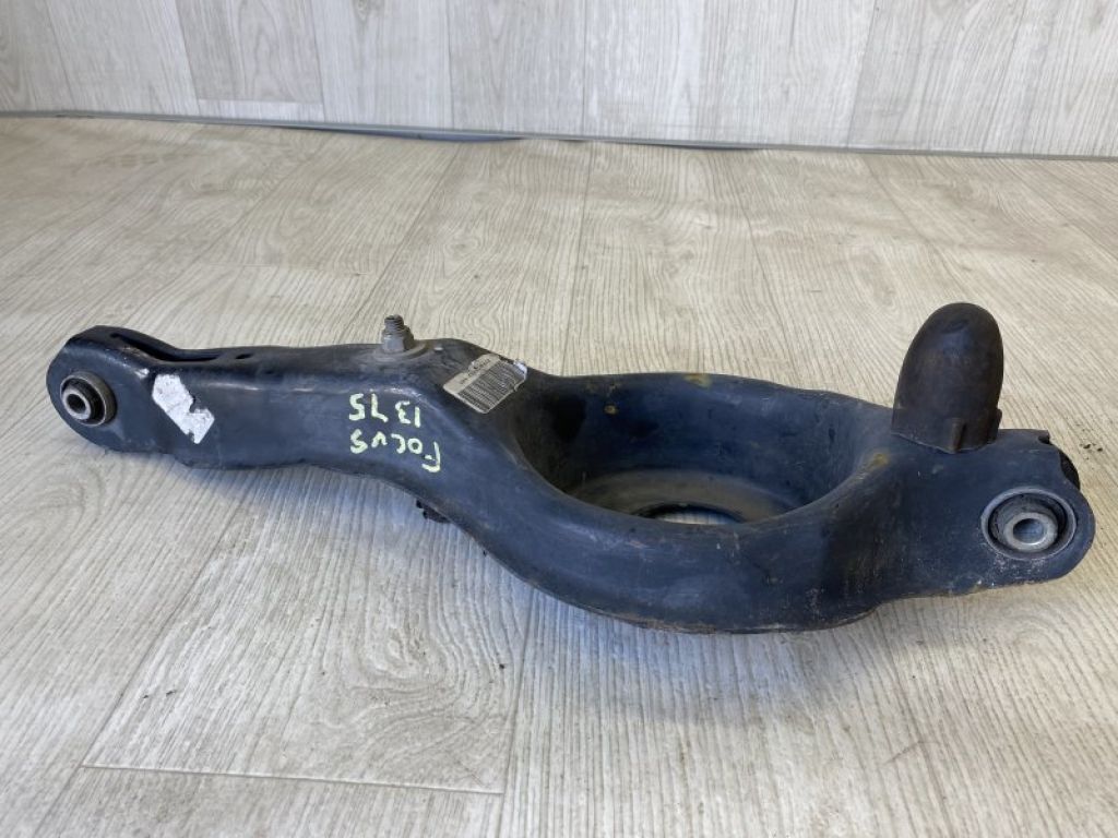CV6Z-5500-B | Рычаг задней подвески поперечный нижний FORD FOCUS 10-18 - Фото 2