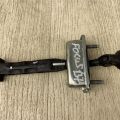 CP9Z-5823500-A | Обмежувач дверей передн. FORD FOCUS 10-18 - Прев'ю 2