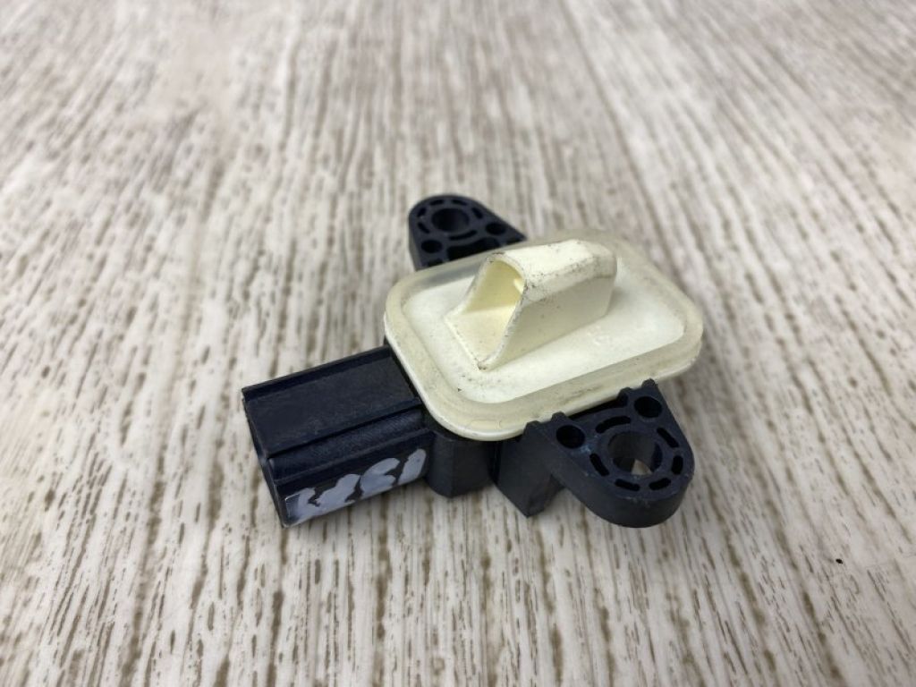 CP9Z-14B345-A | Датчик удара FORD FOCUS 10-18