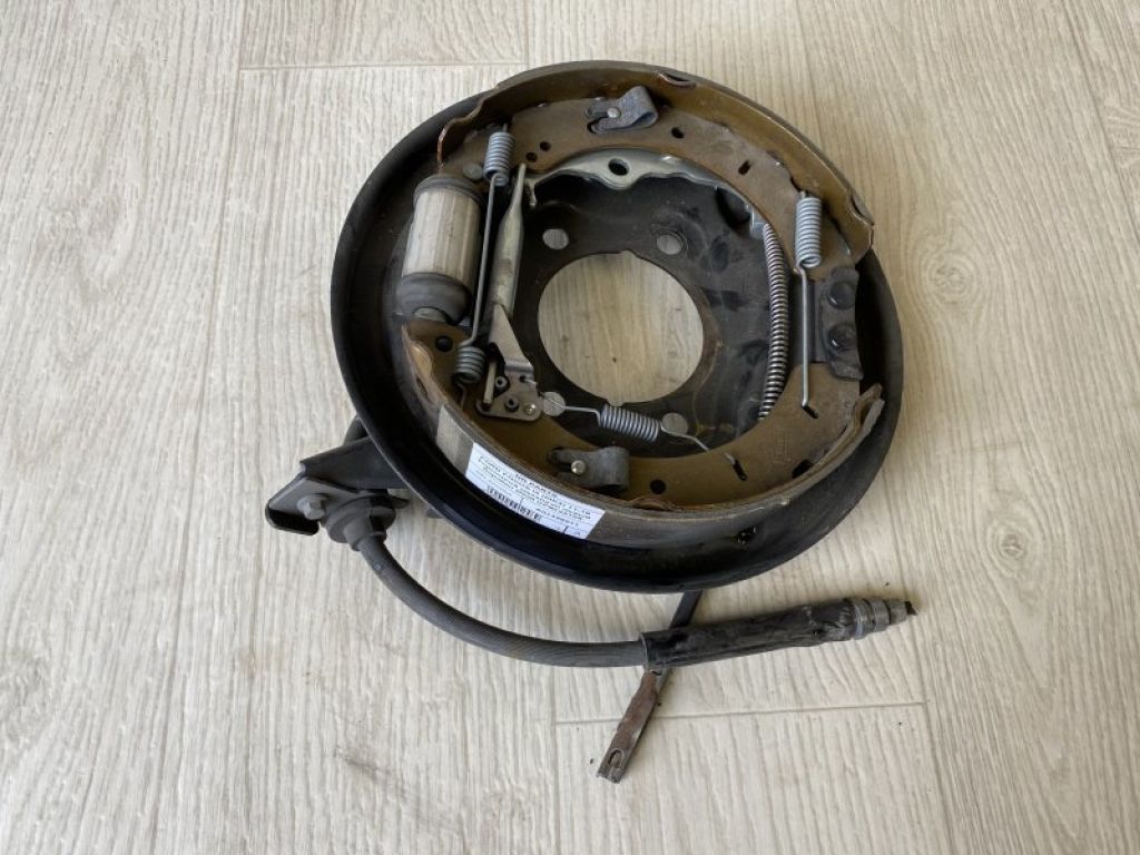 CP9Z-2212-A | Тормозной механизм лев. FORD FOCUS 10-18