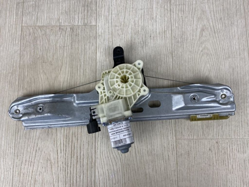 CP9Z-5423395-A | Склопідйомник задн. прав. FORD FOCUS 10-18