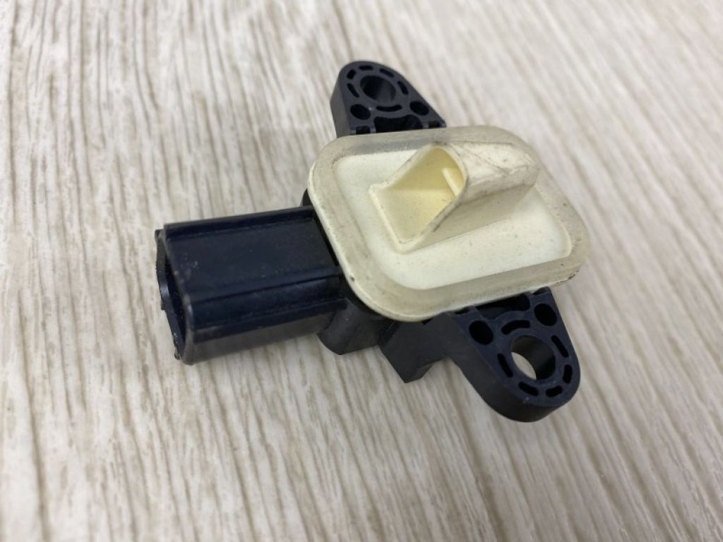 CP9Z-14B345-A | Датчик удару FORD FOCUS 10-18 - Фото 2