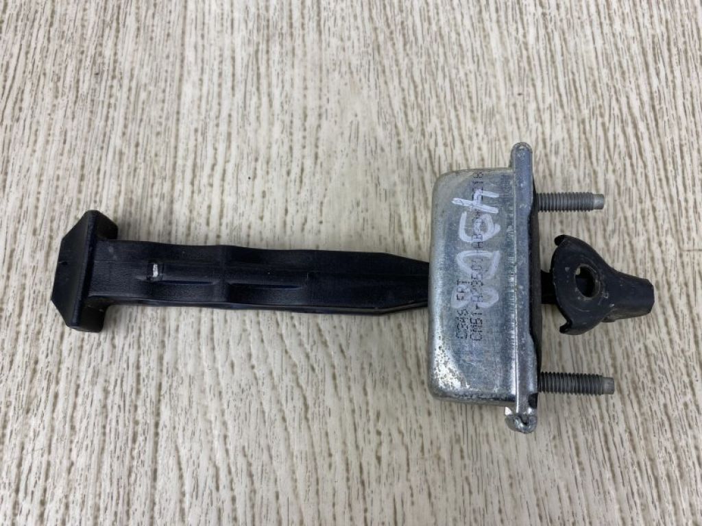 CP9Z-5823500-A | Ограничитель двери передн. FORD FOCUS 10-18