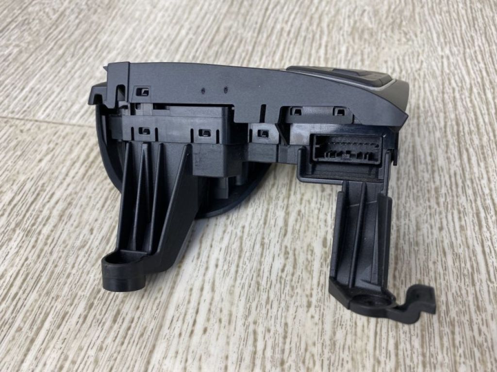 F1EZ-9C888-D | Кнопки руля FORD FOCUS 10-18 - Фото 3