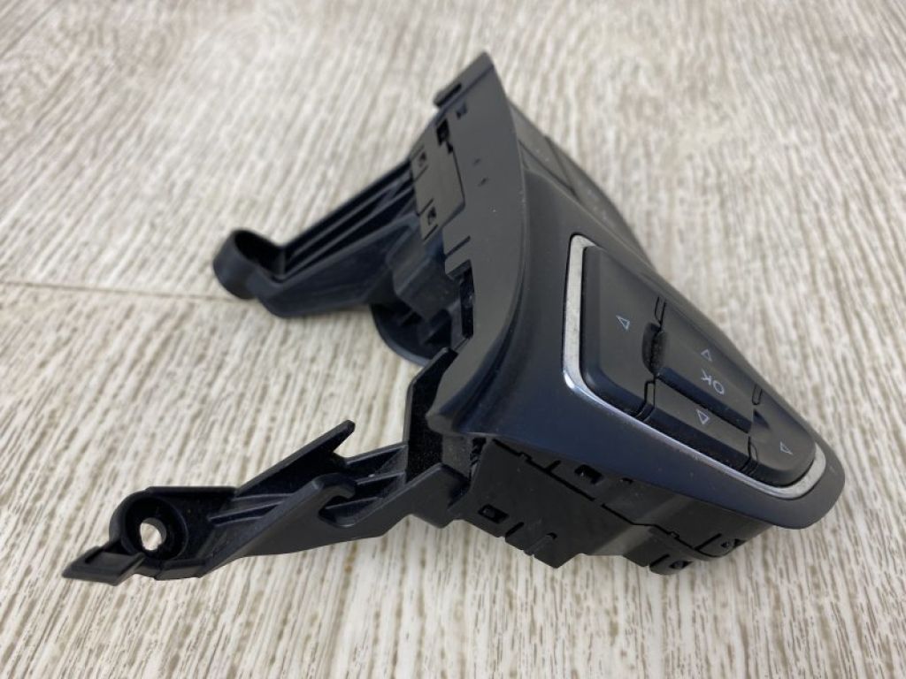 F1EZ-9C888-D | Кнопки руля FORD FOCUS 10-18 - Фото 4