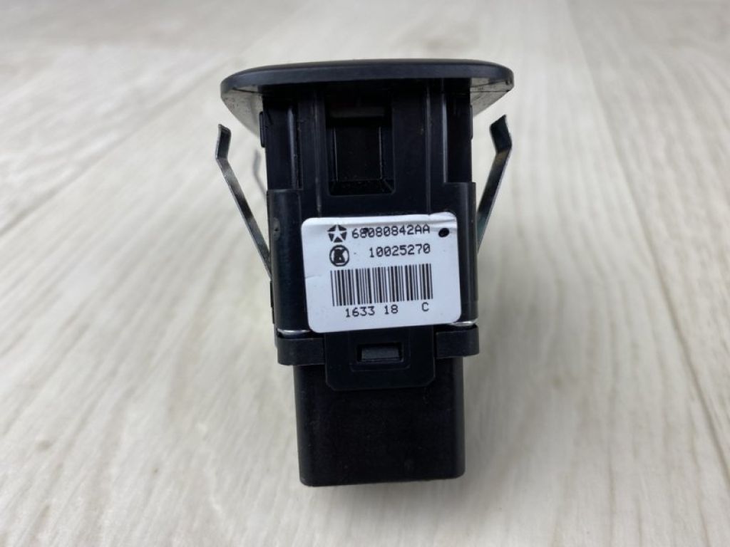 68080842AA | Кнопка стеклоподъемника задн. DODGE JOURNEY 08-20 - Фото 4