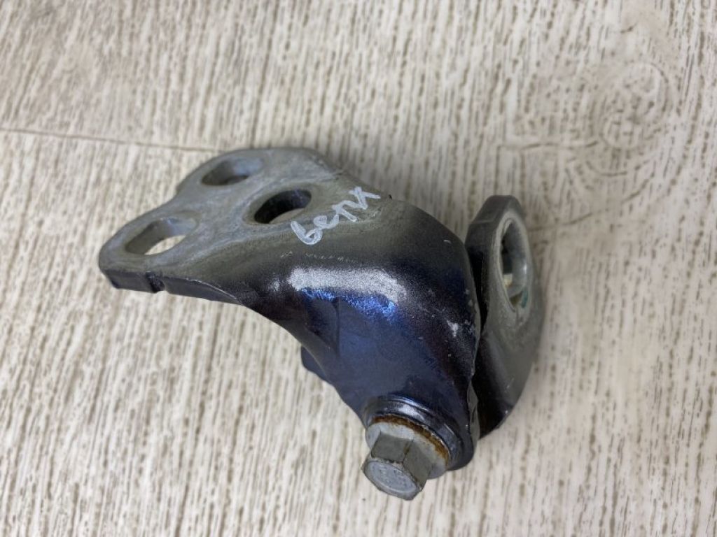 68214361AD | Петля двери верхняя лев. CHRYSLER 200 14-16