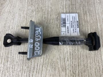 Обмежувач дверей задн. CHRYSLER 200 14-16