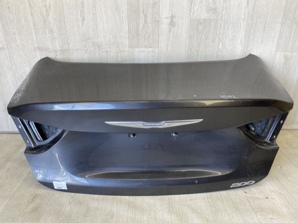 68145914AA | Кришка багажника CHRYSLER 200 14-16