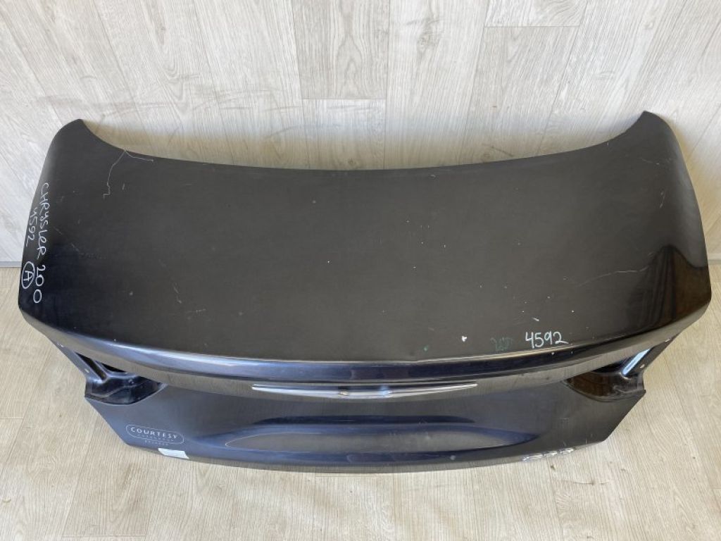 68145914AA | Кришка багажника CHRYSLER 200 14-16 - Фото 2