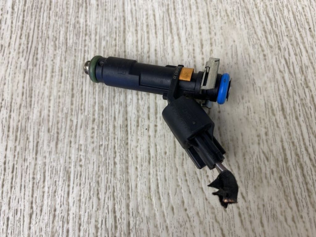 4593986AB | Форсунка топливная CHRYSLER 200 14-16