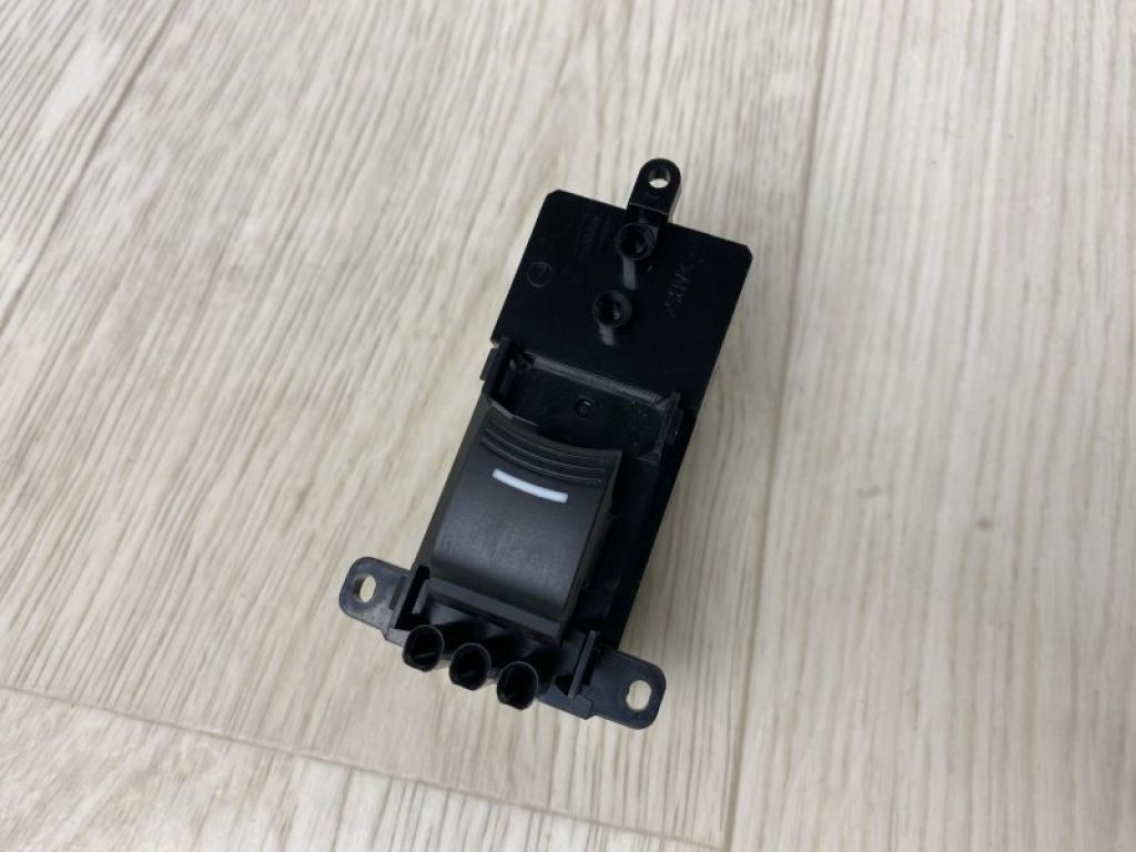 35770-TK4-A01 | Кнопка склопідіймача задн. ACURA ILX 16-19