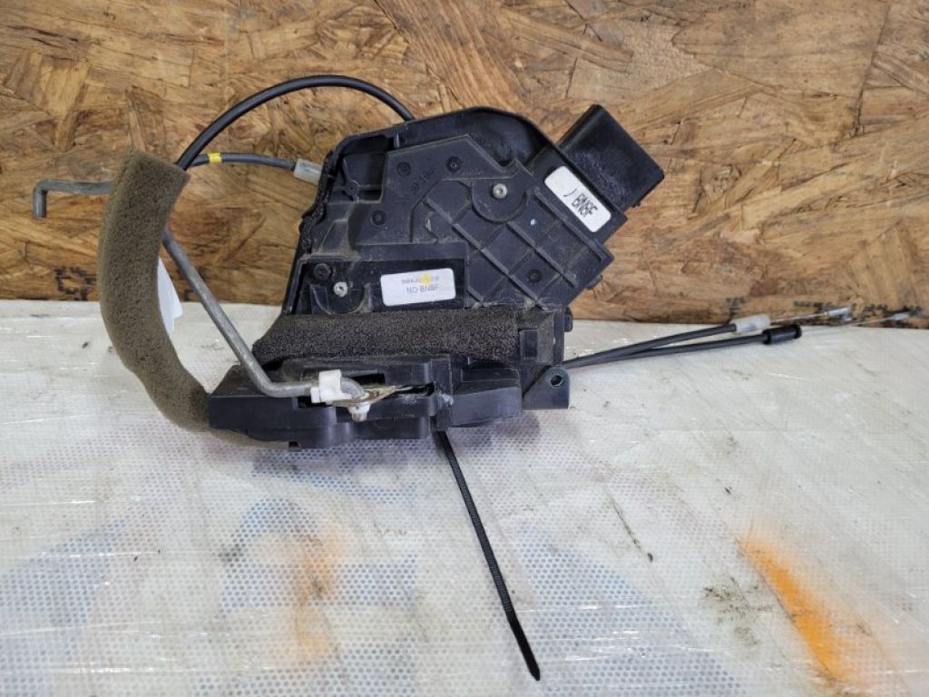 BN8F-58-310B | Замок двери передн. прав. MAZDA 3 BK 03-08