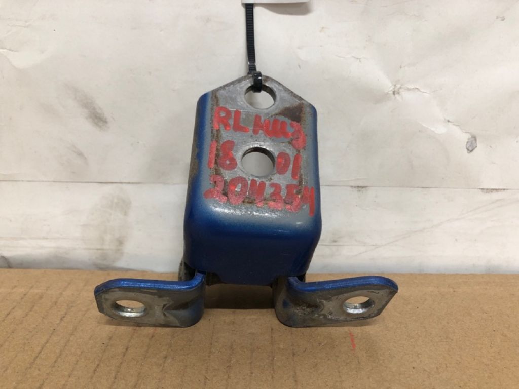 E112-73-240 | Петля двері нижня задн. лів. MAZDA 3 BK 03-08