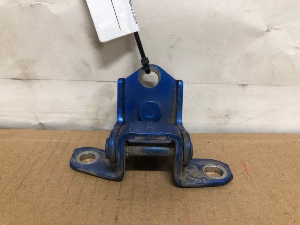 E112-72-210A | Петля двери верхняя задн. прав. MAZDA 3 BK 03-08 - Фото 2