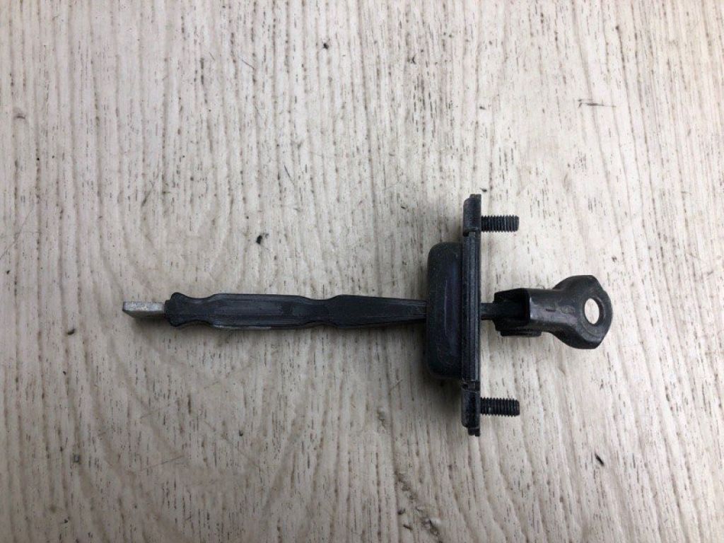 79480-A7000 | Обмежувач дверей задн. лів. KIA FORTE YD 12-