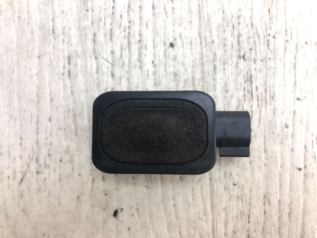 1L2Z-14018-AC | Кнопка відкриття багажника зовнішня FORD FLEX 08-19