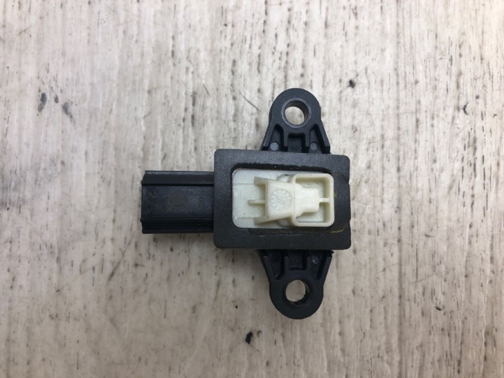 CT4Z-14B345-A | Датчик удара FORD FLEX 08-19