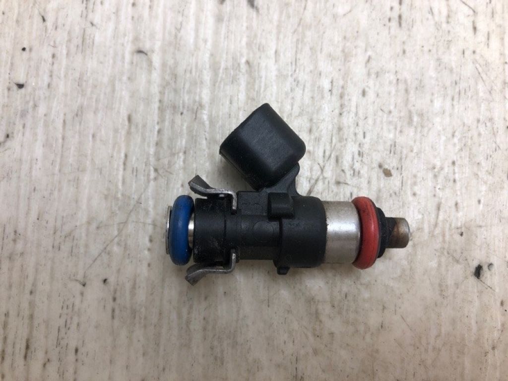 BR3Z-9F593-B | Форсунка паливна FORD FLEX 08-19 - Фото 2