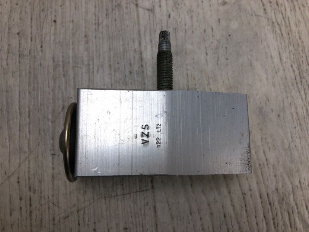 F1FZ-1984-9A | Клапан кондиціонера FORD FOCUS 10-18 - Фото 2