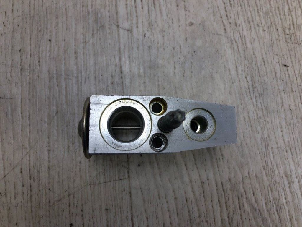 F1FZ-1984-9A | Клапан кондиціонера FORD FOCUS 10-18 - Фото 4