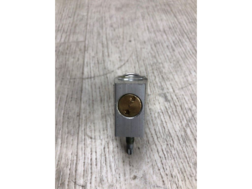 F1FZ-1984-9A | Клапан кондиціонера FORD FOCUS 10-18 - Фото 6