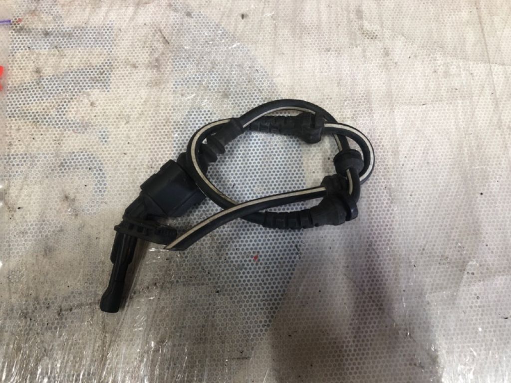 WHT 003 858 | Датчик ABS задн. прав. VOLKSWAGEN JETTA USA 10-17