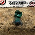 L361-13-250 | Форсунка топливная MAZDA 3 BK 03-08 - Превью 2