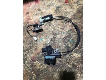 Замок крышки багажника INFINITI M35/M45 04-10