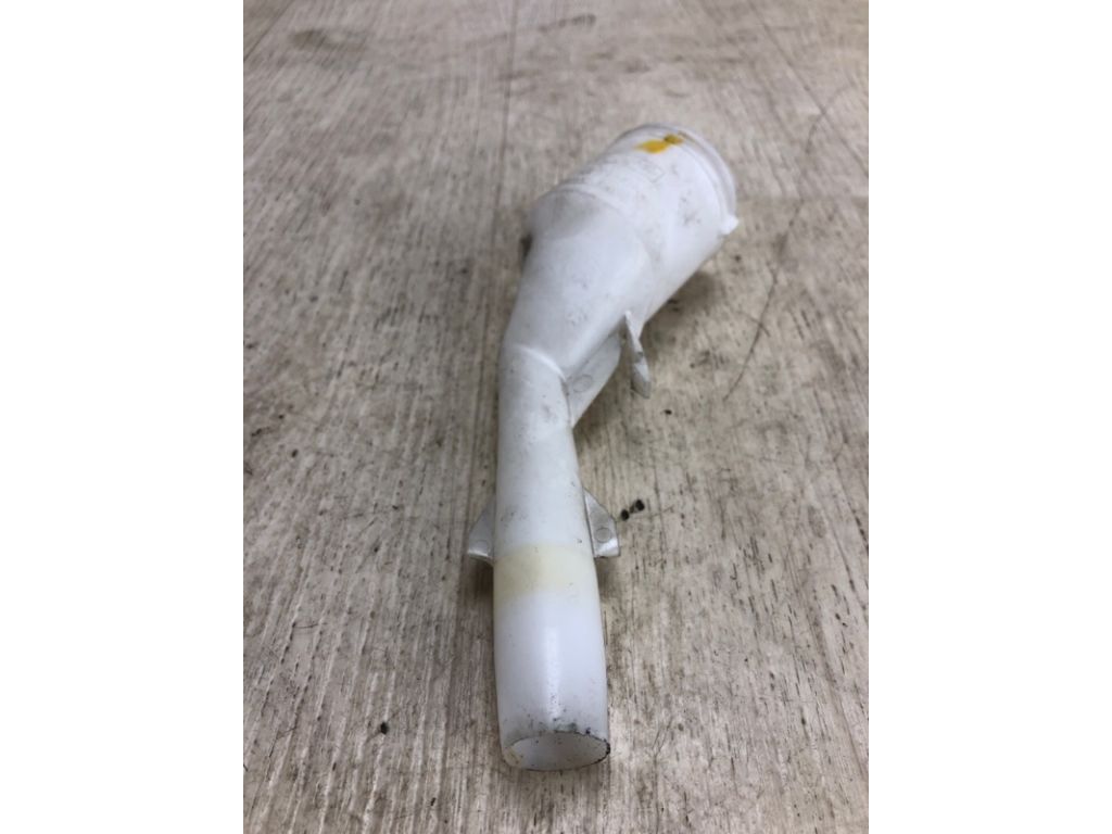 CP9Z-17A605-A | Горловина бачка стеклоомывателя FORD FOCUS 10-18 - Фото 3