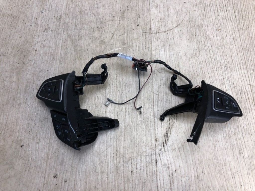 F1ET-9E740-BB | Кнопки на руль FORD FOCUS 10-18