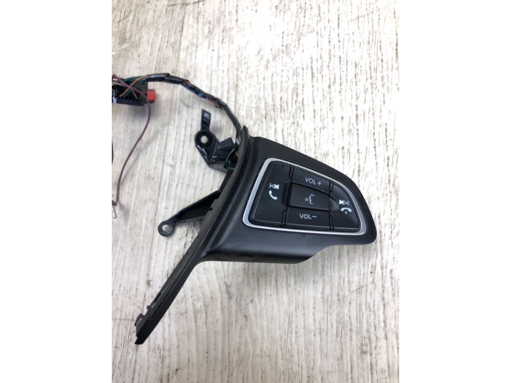 F1ET-9E740-BB | Кнопки на руль FORD FOCUS 10-18 - Фото 2