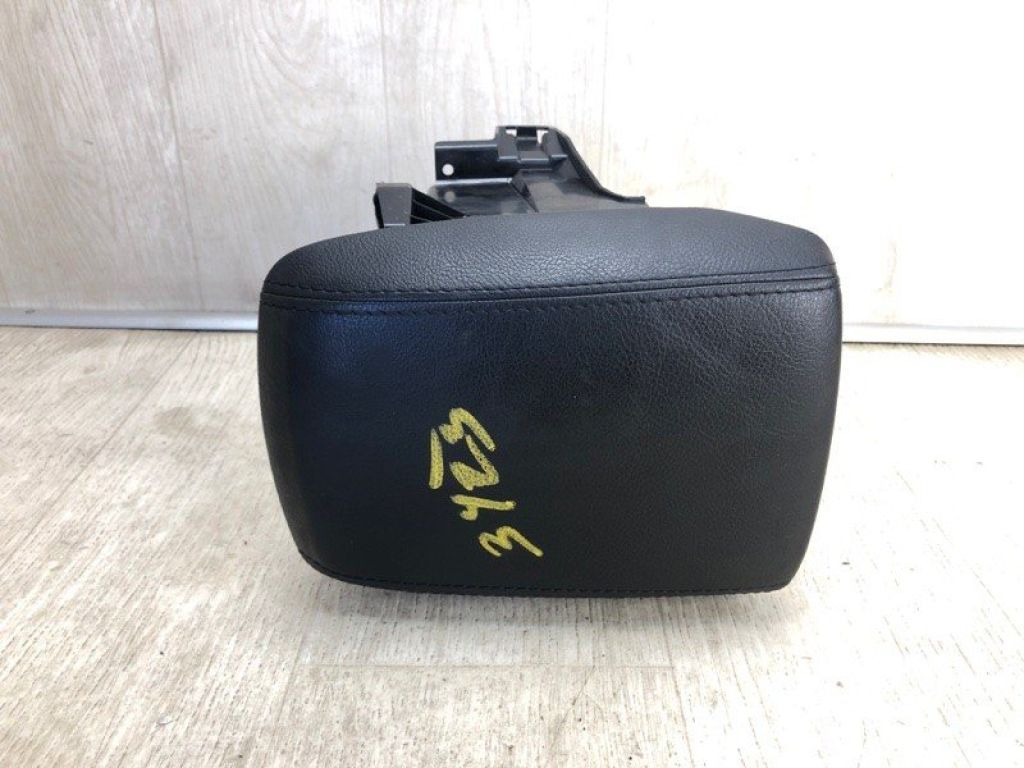 F1EZ-5806024-CB | Подлокотник FORD FOCUS 10-18