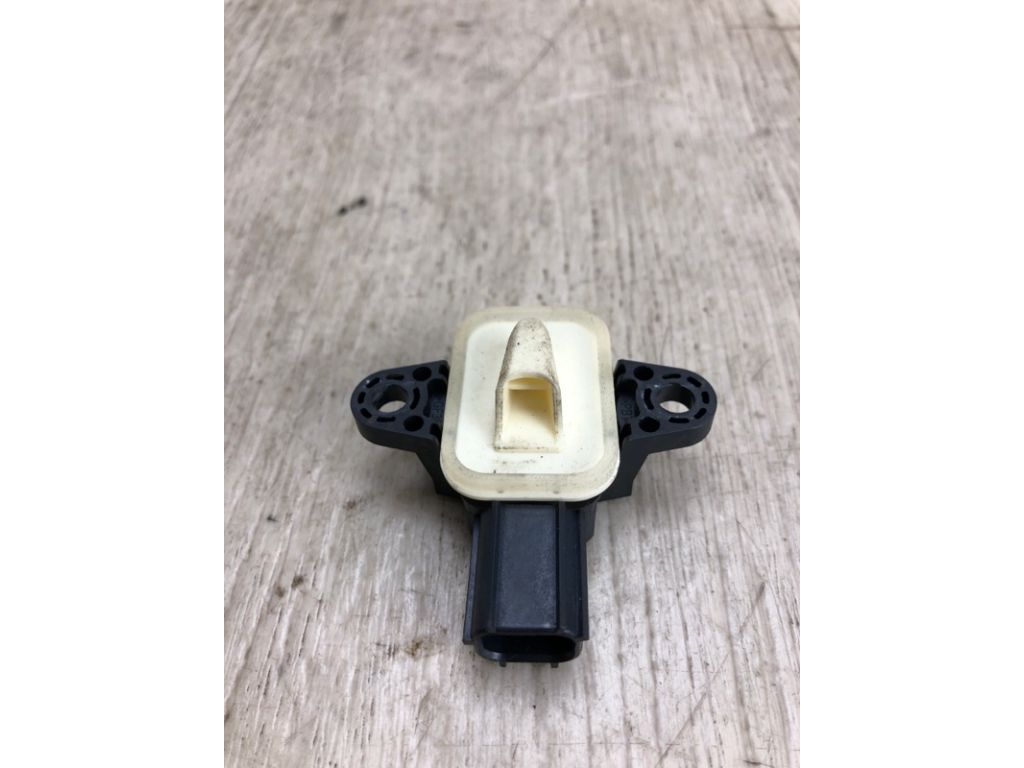 HM5Z-14B345-A | Датчик удару FORD FOCUS 10-18 - Фото 3
