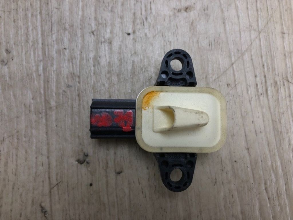 HM5Z-14B345-A | Датчик удару FORD FOCUS 10-18